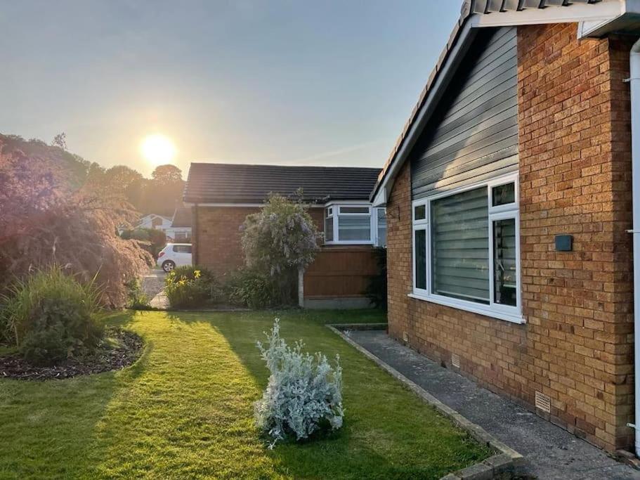 Number 3 Villa Penrhyn Bay Exterior photo